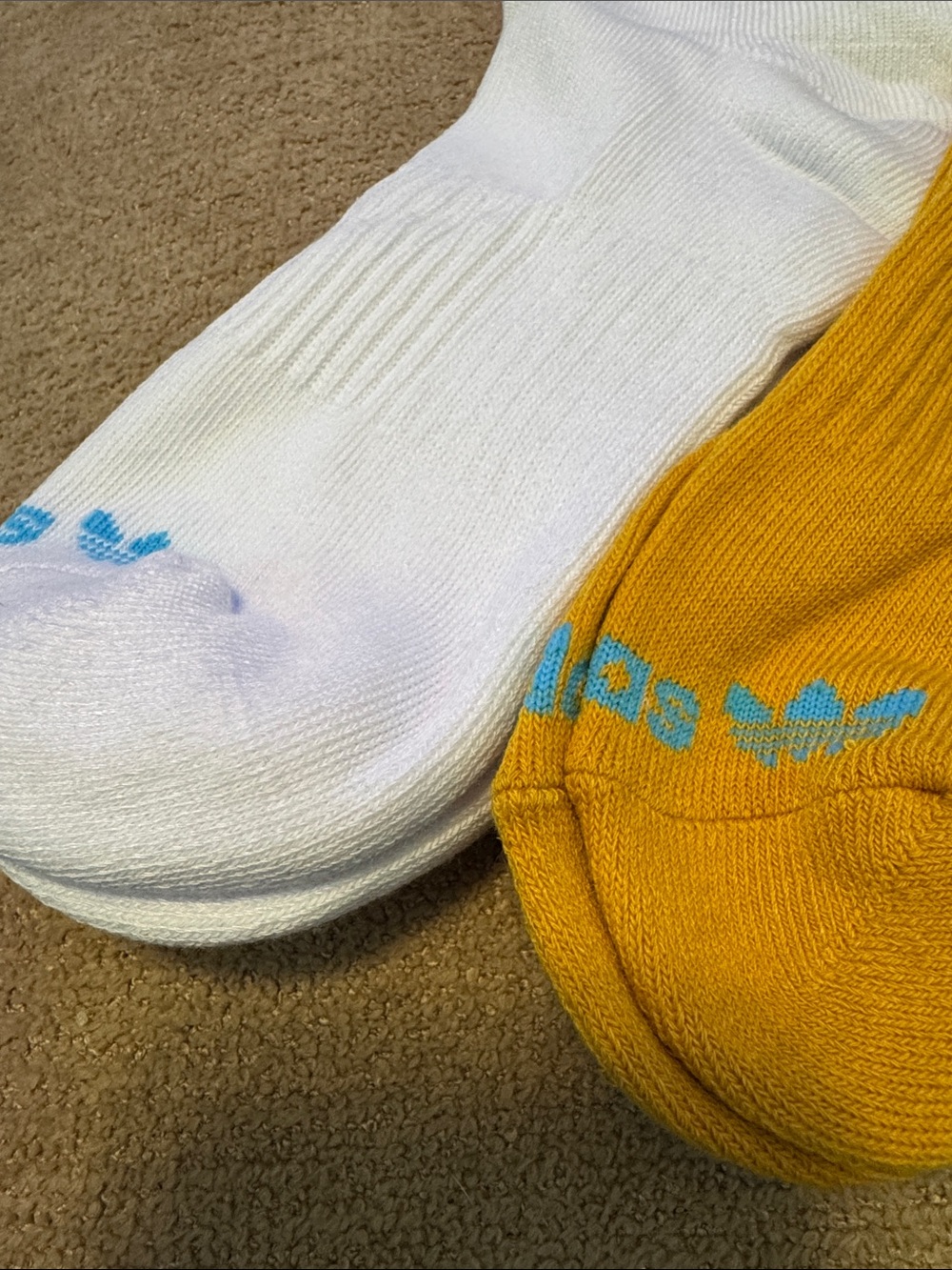 Adidas Floral Trefoil Crew Socks - White, Mustard, Black - Picture 5 of 6